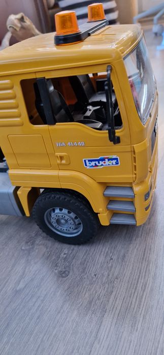 Играчки Jurassic world, Bruder