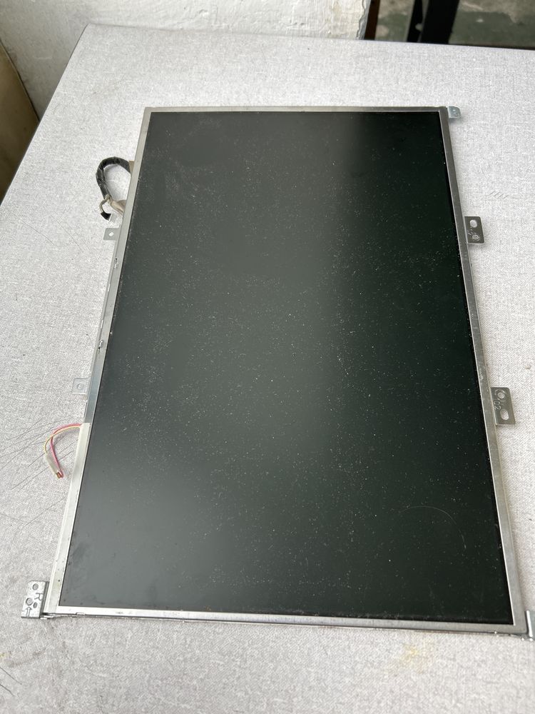 Display laptop tochiba satellit