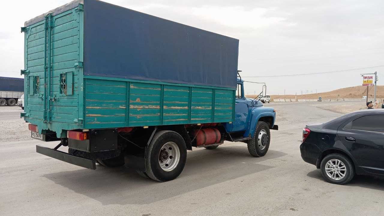 Zil 138 Ural matori beskamer balonlar