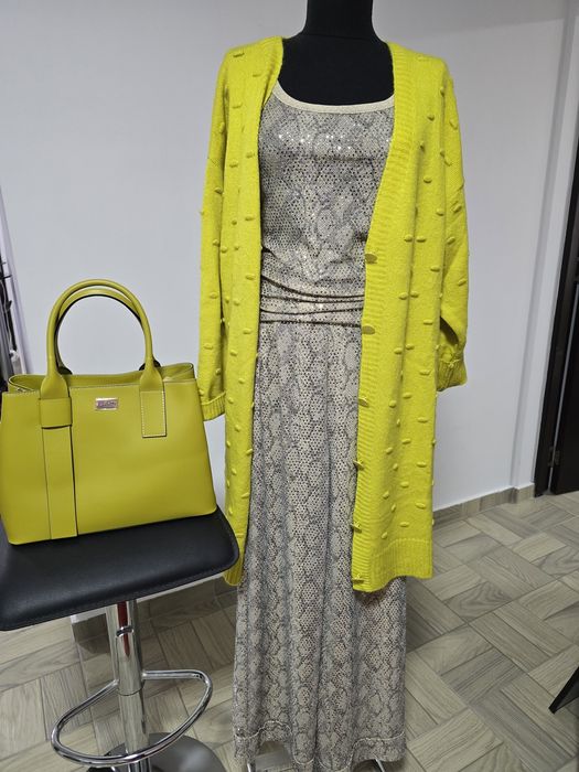 Pantaloni cu paiete strălucitoare pentru evenimente speciale;