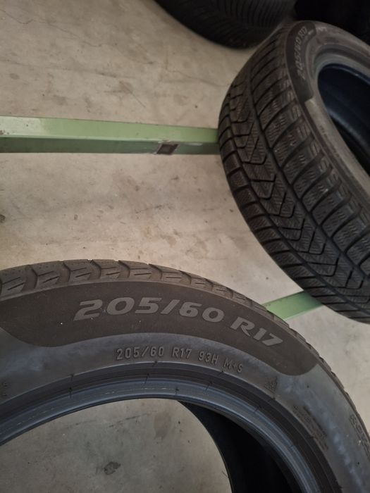 2 Anvelopele de iarnă 205 60 r17 Pirelli