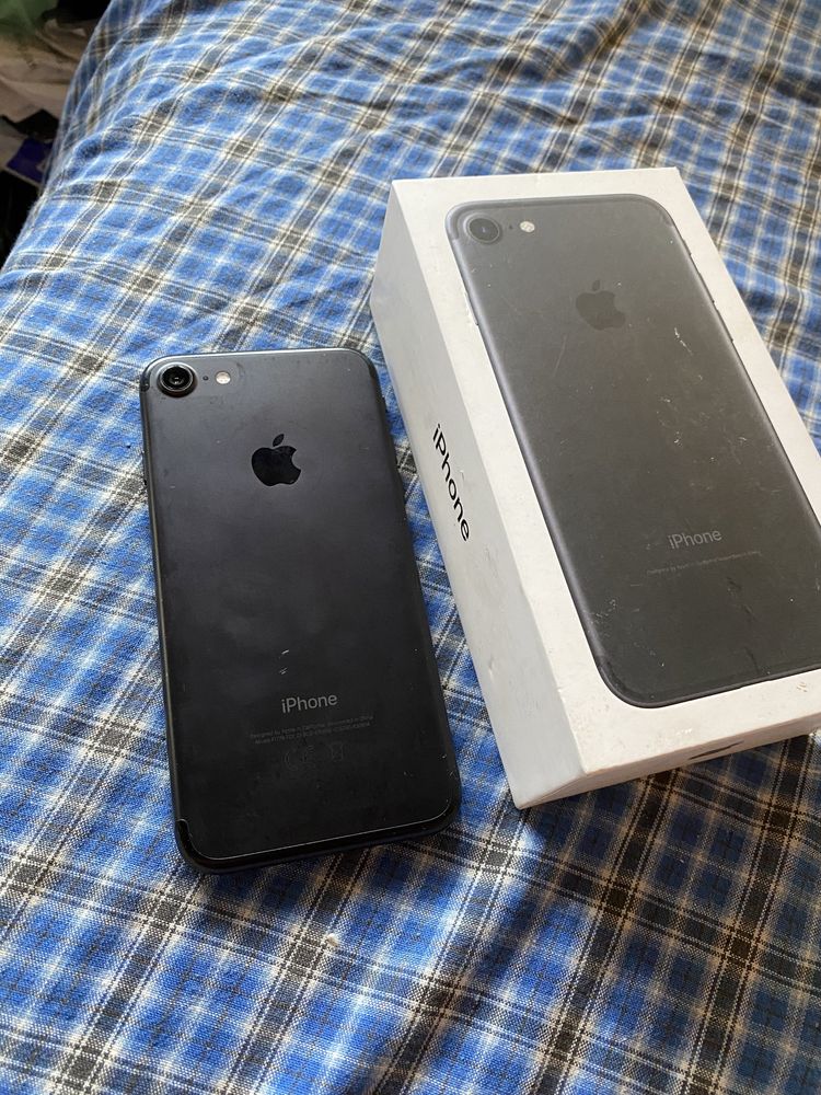 Продавам iPhone 7 256GB.