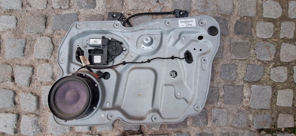 Механизъм преден десен  ел. стъклоповдигач Volkswagen Touran
Цена 50лв