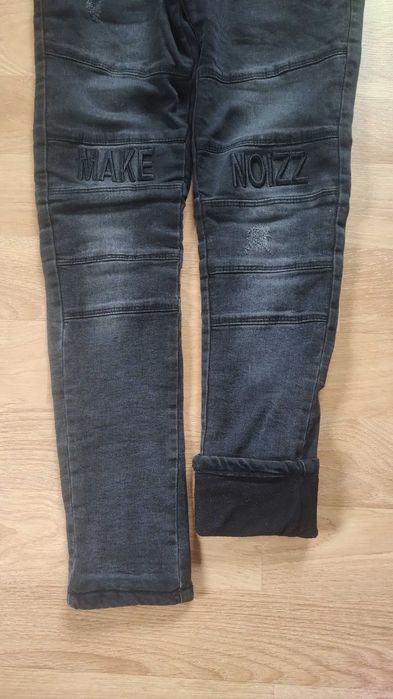 Blugi groși pentru băieți