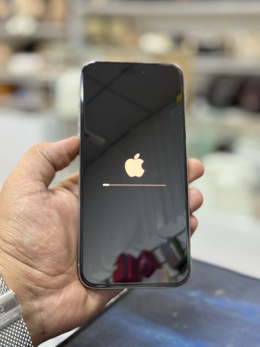 Продам iphone 15 pro max E-sim 256gb