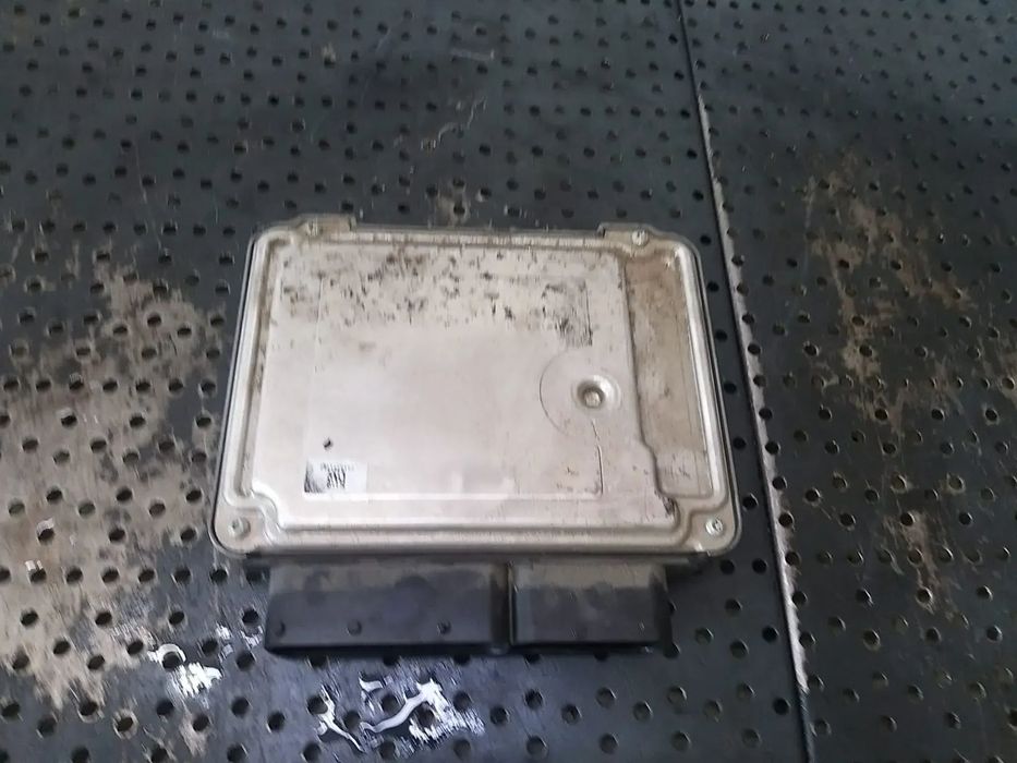 Ecu calculator motor 2.0 tdi audi q3 8u 03l906018ph 0281018559