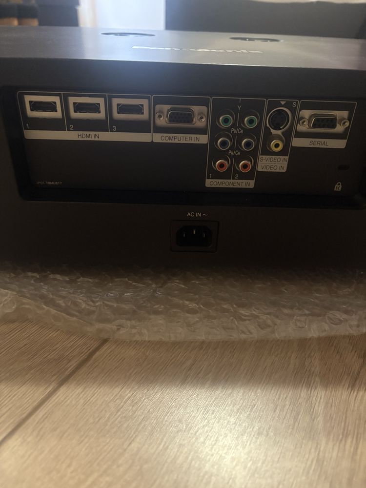 Panasonic PT-AE200E contrast 1600:1 1500ansi lumens