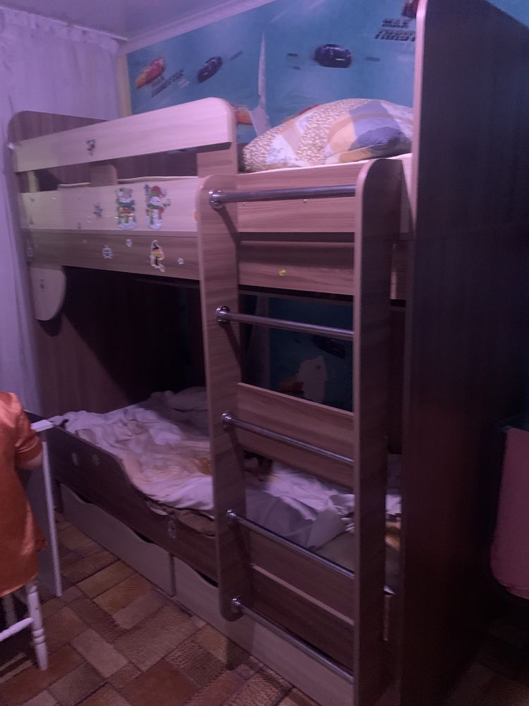 Продается двухярусная кровать