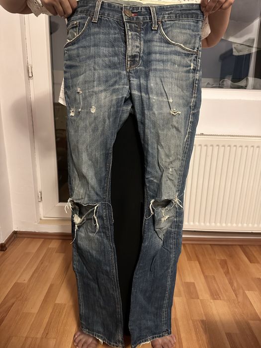 Blugi rupti impecabili