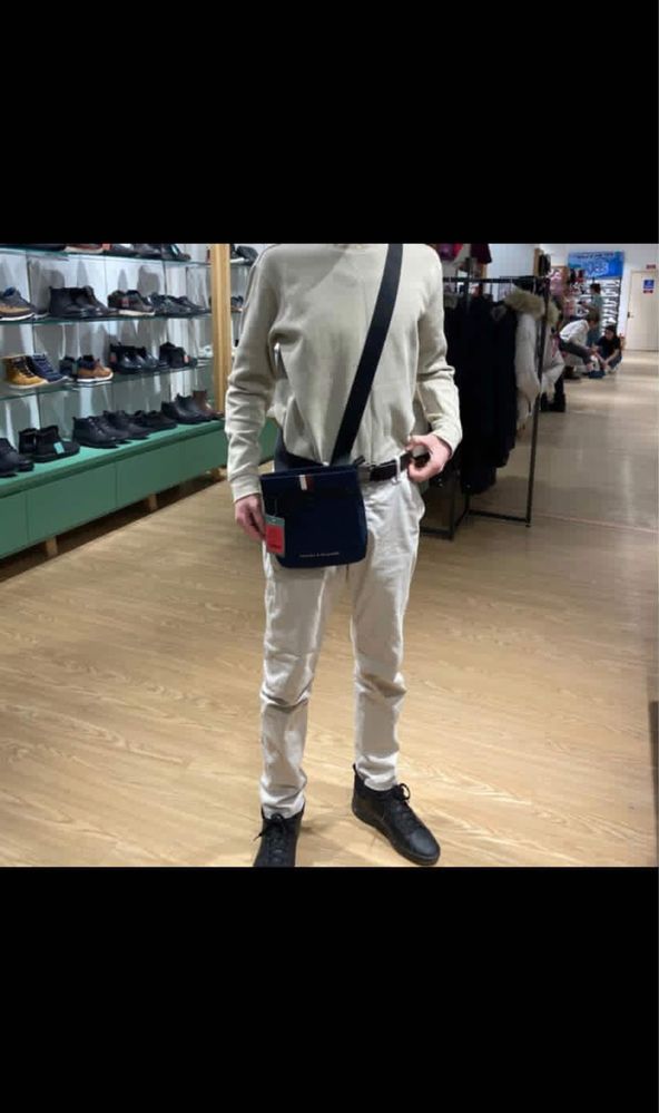Продается барсетка  Tommy hilfiger орешинал с документом