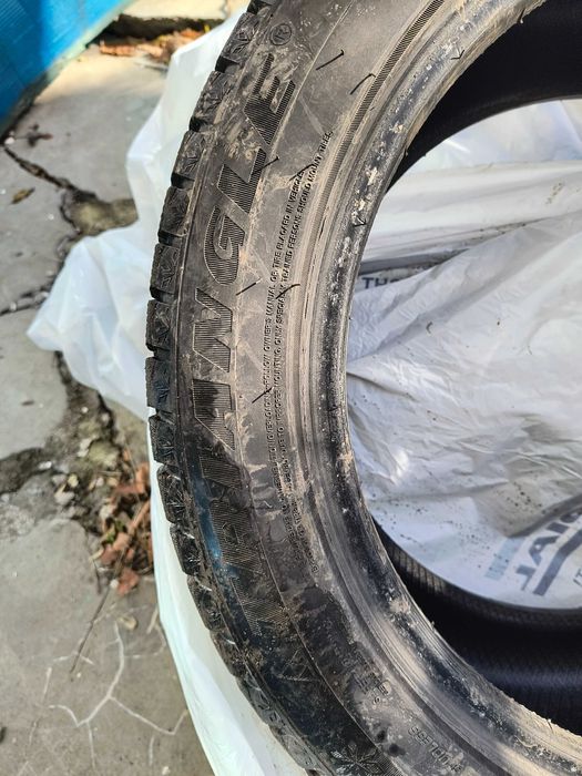 Гуми зимни 255/45/18