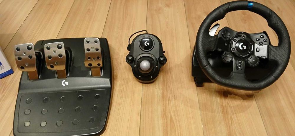 Volan Logitech G923 + Pedale + Schimbator