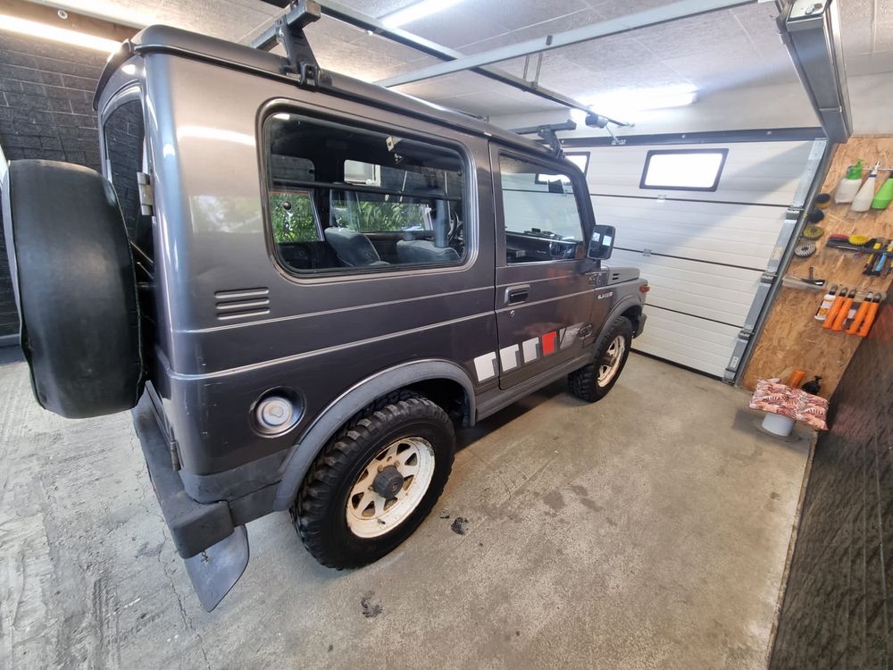 Suzuki samurai sj413