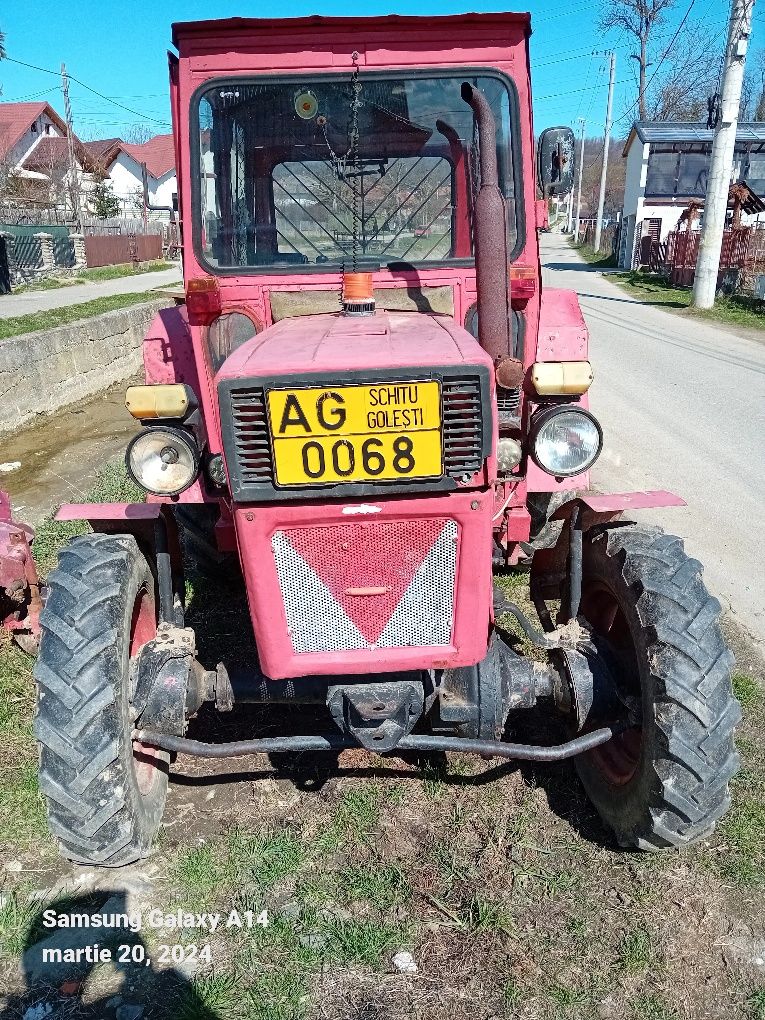 Tractor 445 cu acte la zi