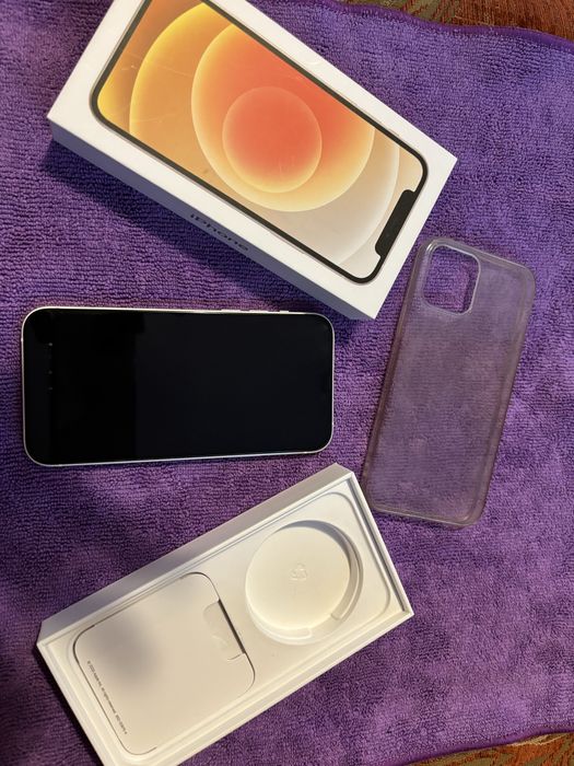 Iphone 12 64 gb  бял