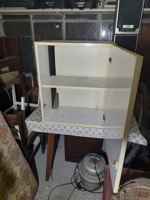 Кухненски шкафове,Ракла и бюро