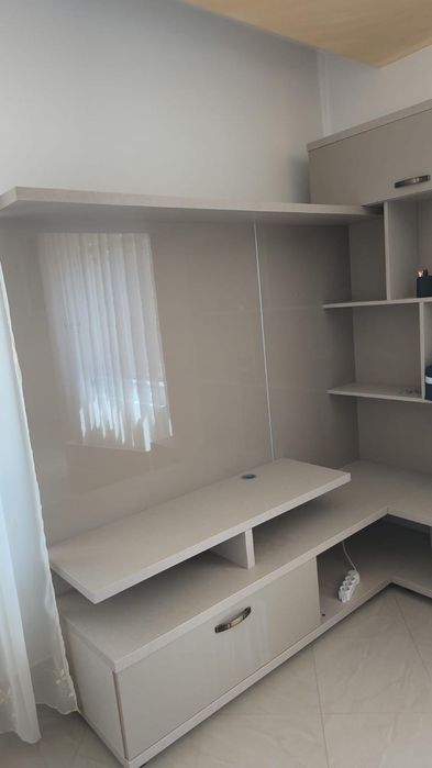 Mobilier coltar Living , modern spatios in stare impecabila . Neg