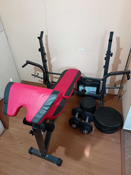 Продавам лежанка с лостове и тежести