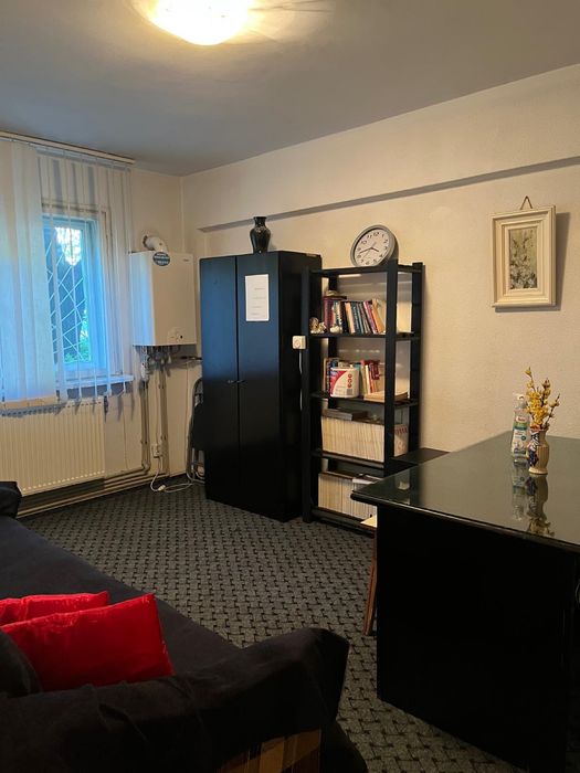 Vand garsoniera/spatiu birou -zona centrală