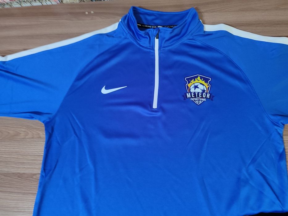 Футбольный тренировочный костюм