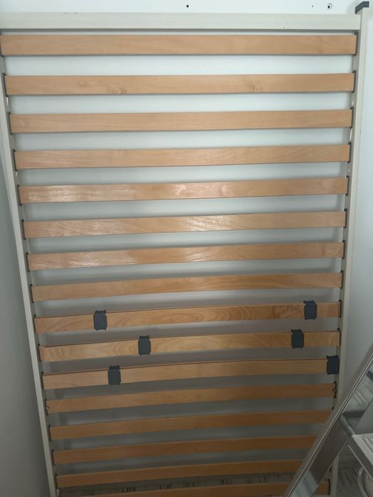 Мебели за стая Легло 120/200 с подм. рамка и матрак, бюро и етажерки