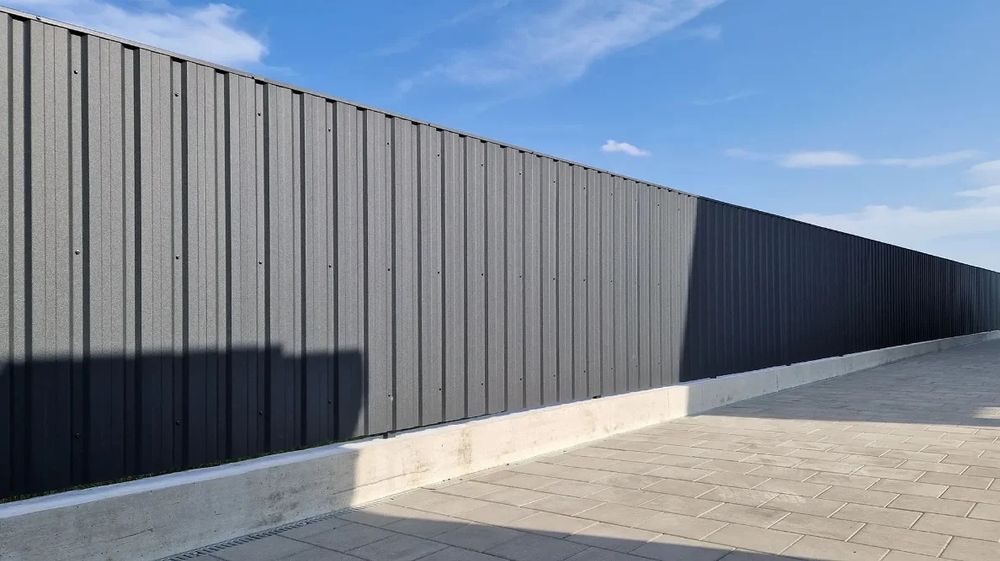 Construim garduri din sipca metalica, tabla cutata, plasa bordurata