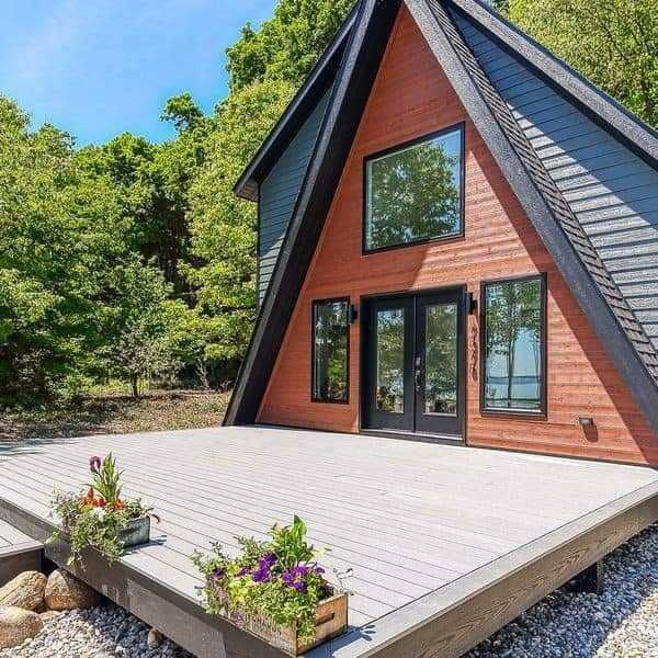 Casa si Cabana stil A-Frame pe structura de lemn