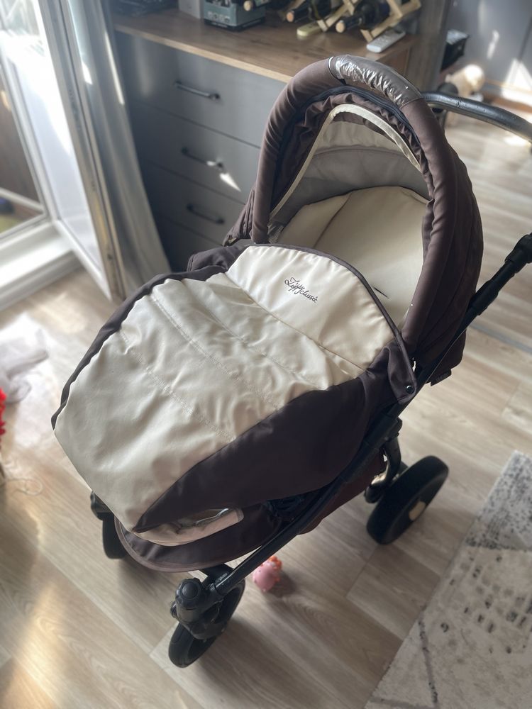 Продам коляску Zippy 3 в 1 б/у