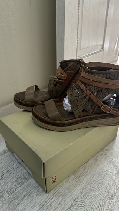 Сандали ручной работы