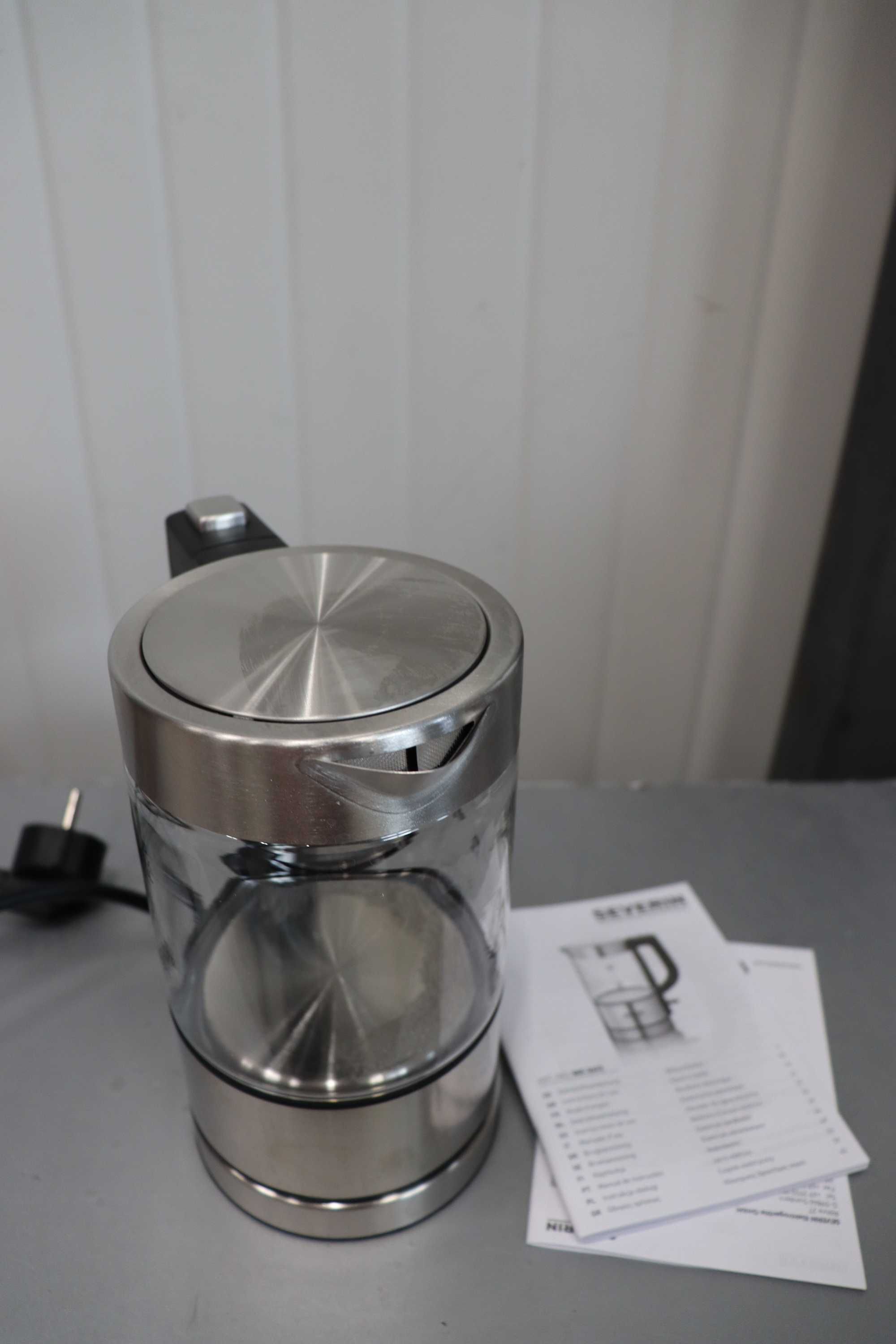 Чайник Severin WK3472, 0.5л, 1100W, Скрит нагревател, Дисплей за ниво