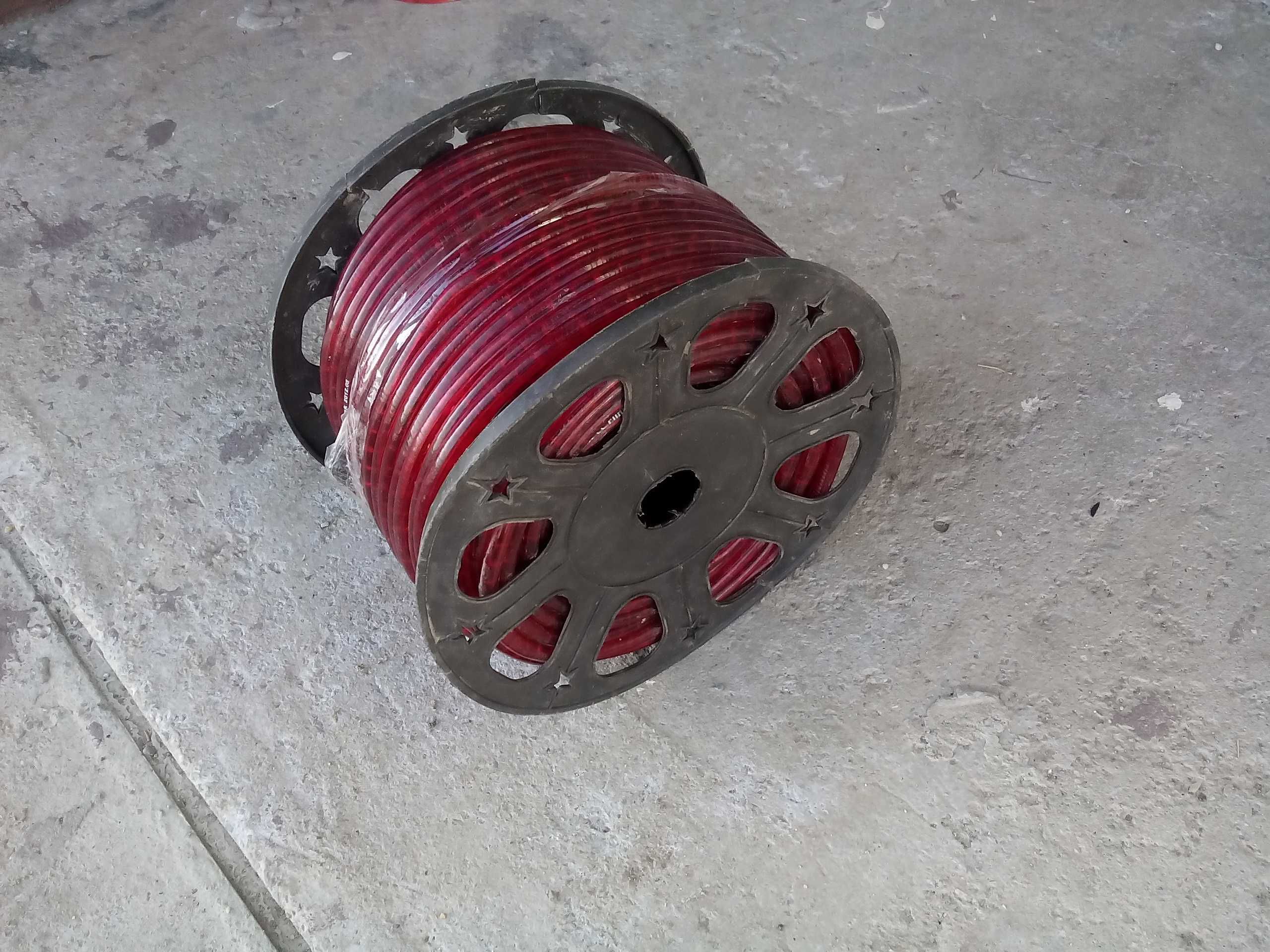 Furtun luminos rosu cu becuri, 90m + controller