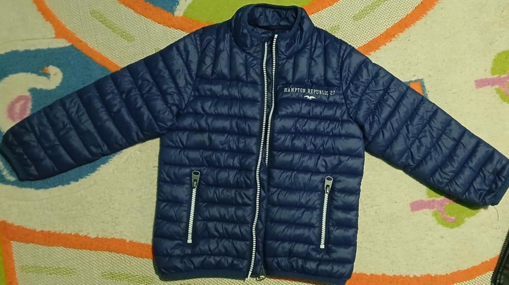 Geaca pt baiat marime 110