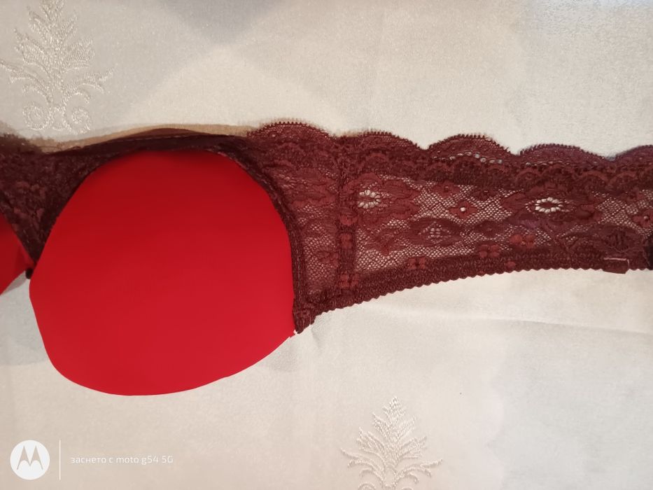 Продавам сутиени