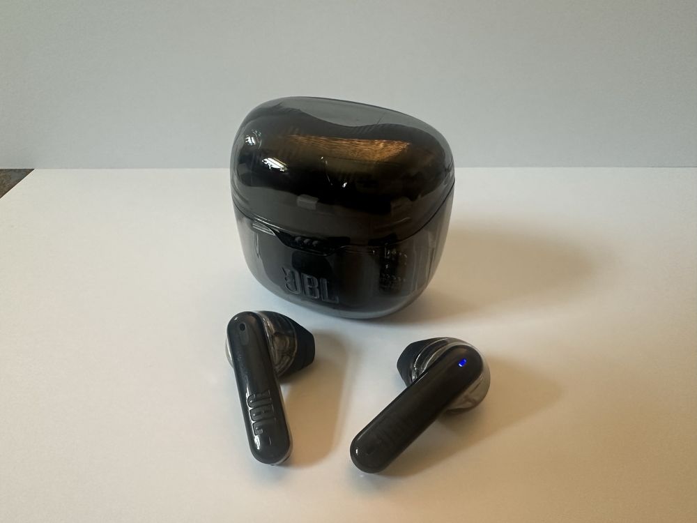 casti in ear JBL tune black ,sunt ca noi .