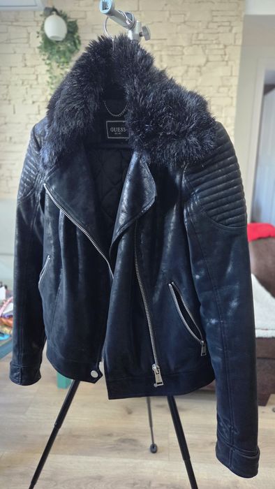 Geaca Guess marimea XS