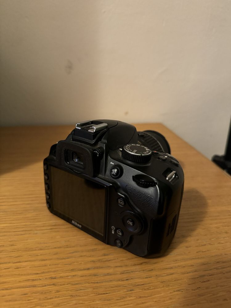 Nikon d3200 cu obiectiv 18-55