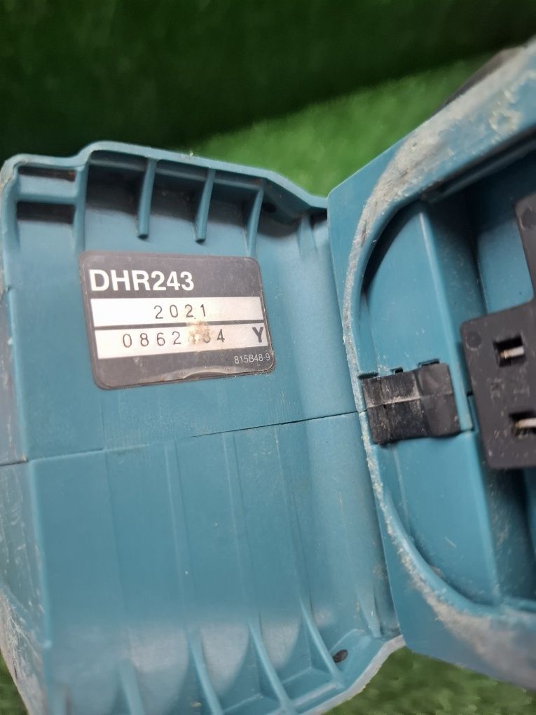 Тумбест безчетков перфоратор на Makita DHR243 + патронник.