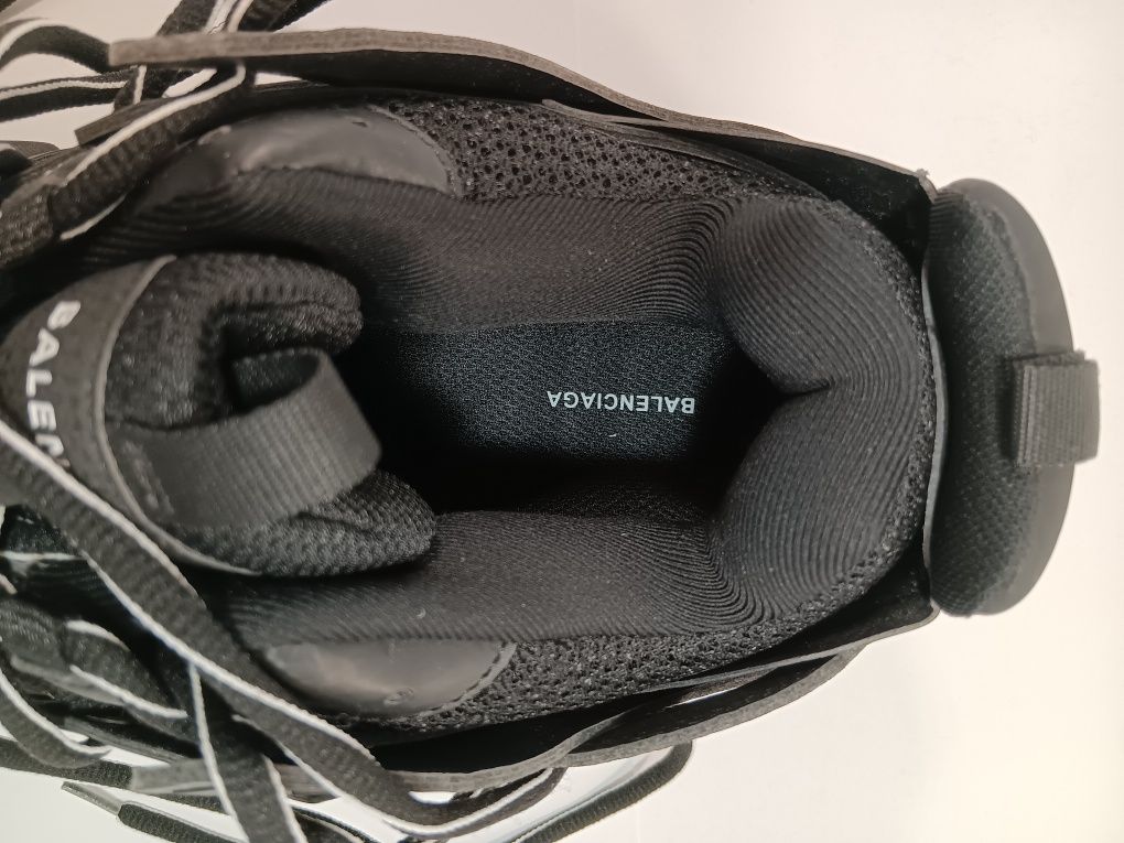 Balenciaga track