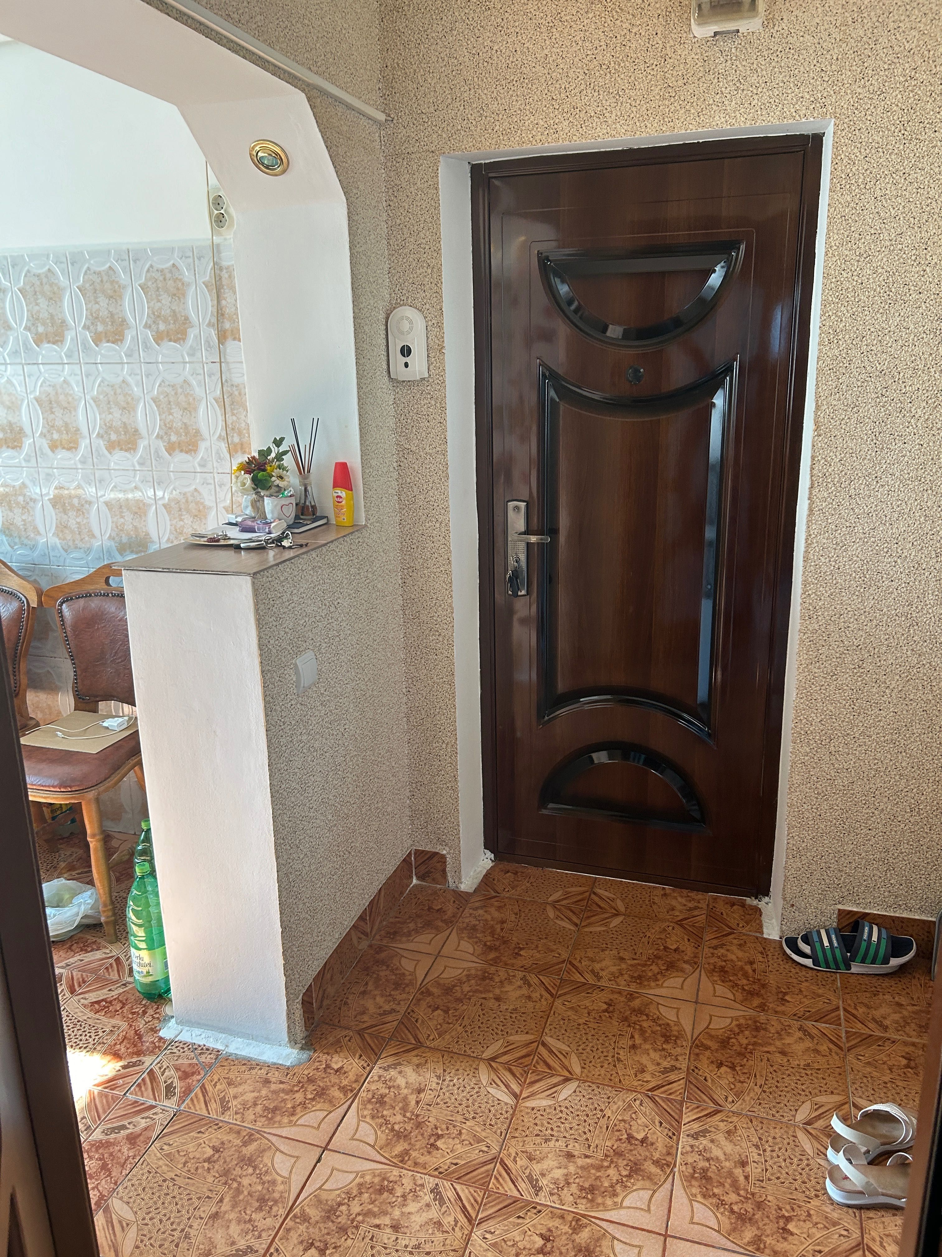 Vând apartament 2 camere