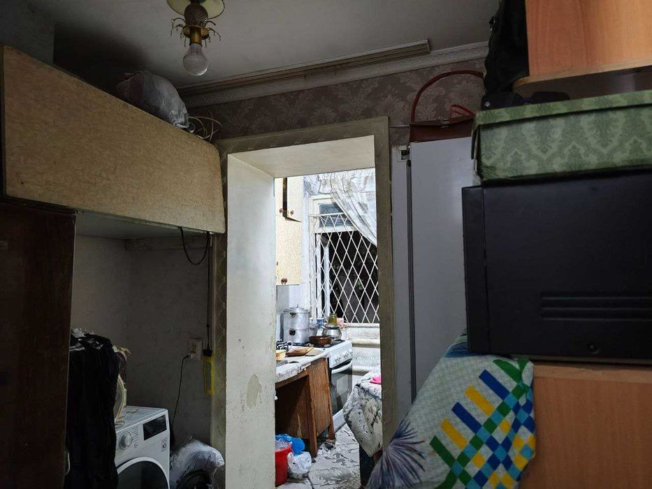 Продам 1/1/4. 1-комнатная в Мирзо-Улугбекском районе.Сайрам.БИЙ