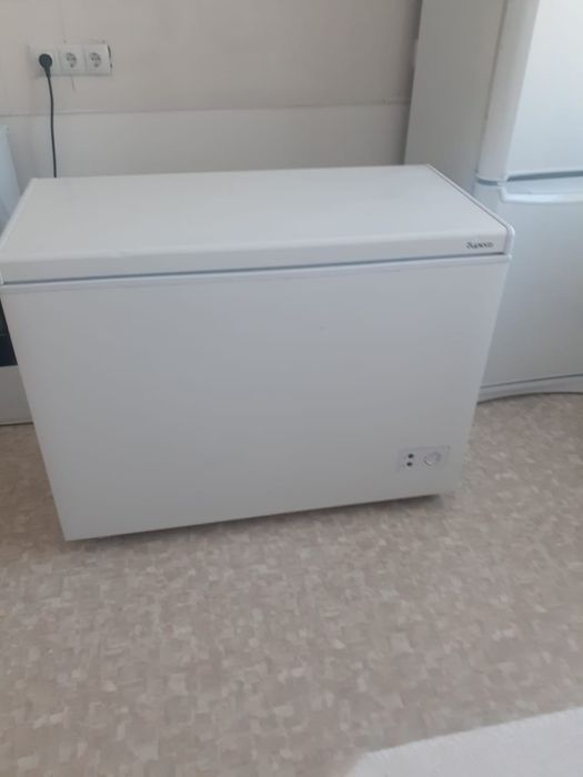 Продам морозильник 220 литров