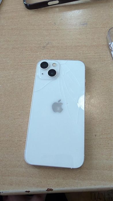Продам 13 айфон