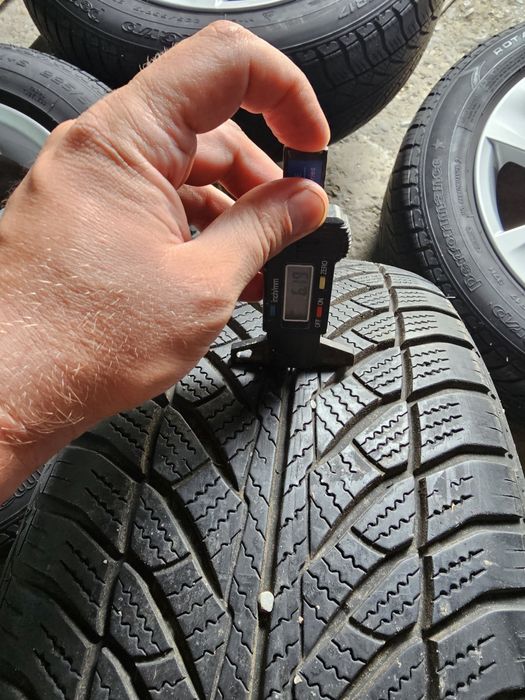 4 jante 5x120 Originale BMW F10/F11 cu anvelope iarna 225 55 17 Goodye