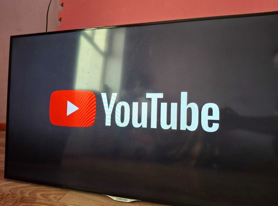 Смарт телевизор Samsung 120 см WiFi YouTube