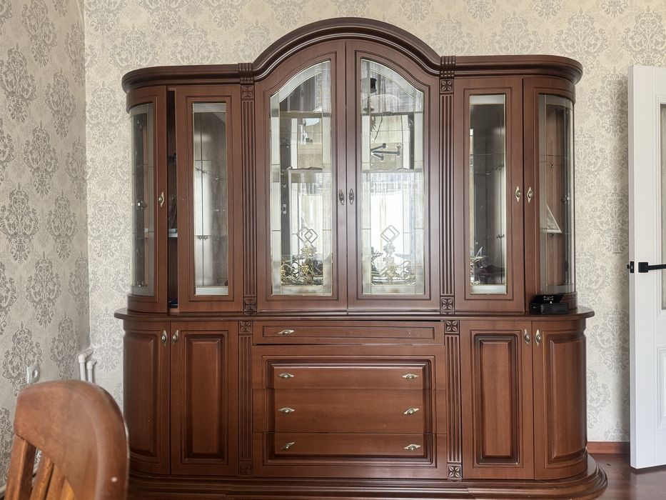 Мебель для гостинной в коричневом цвете
