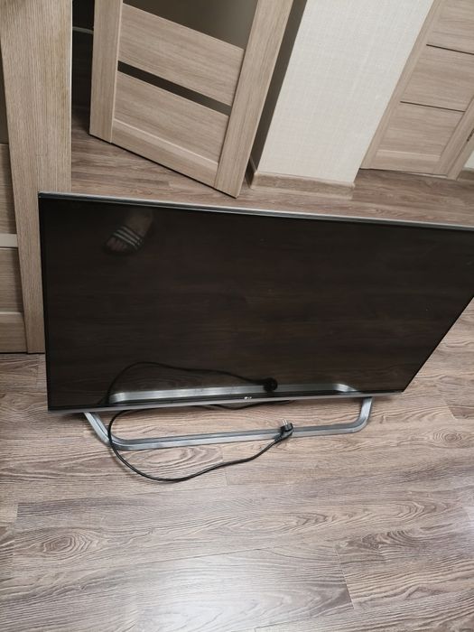 Продам телевизор на запчасти