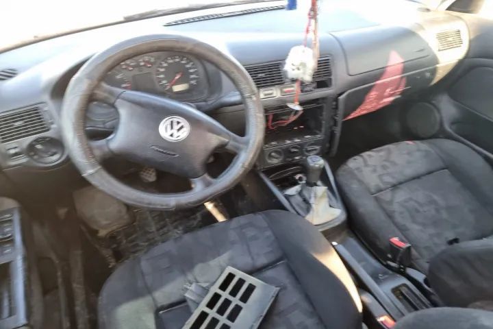 Dezmembrez VW Golf 4 motor 1.4 benzina 75cp  AHW cutie de viteze manuala dezmembrari turbina