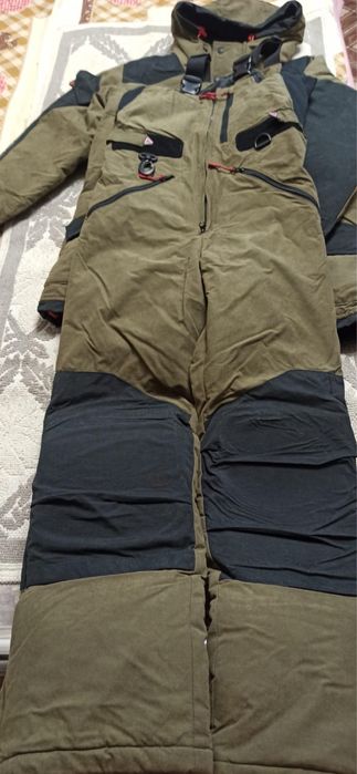 Продам зимний и летний костюм (спецодежда)