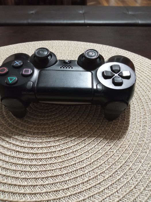 Playstation 4 slim 500 gb.