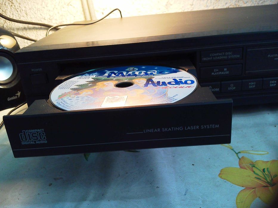 CD-Player Audio CDP7703 si Reportofon minicaseta Panasonic.